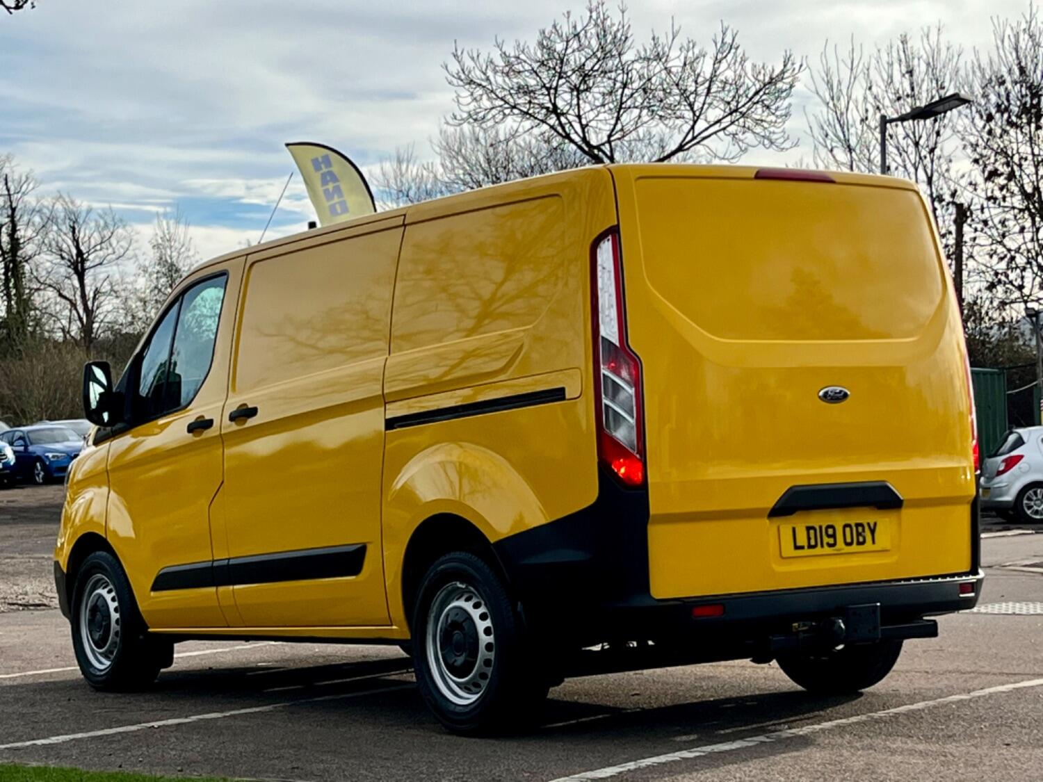 Used FORD TRANSIT CUSTOM 2019 Yellow in Chislehurst, Kent RH Cars