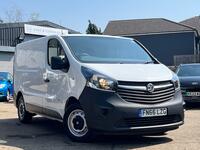 VAUXHALL VIVARO